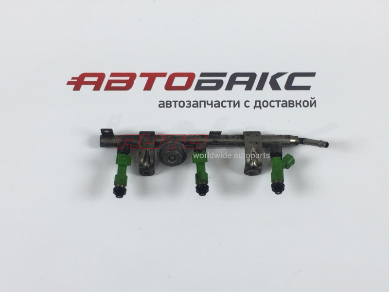 Fuel Rail (Ramp) Tribeca (B9/W10) 2005>