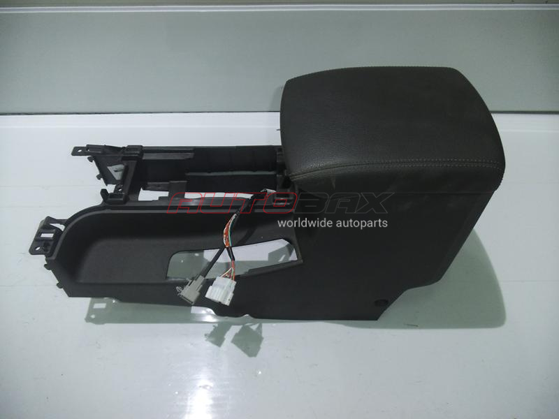 Armrest/Console Center Pathfinder (R51M) 2004>2013