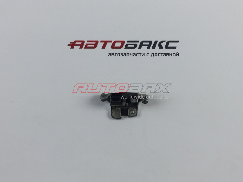 Door/Trunk Lid Lock Touareg 2010>